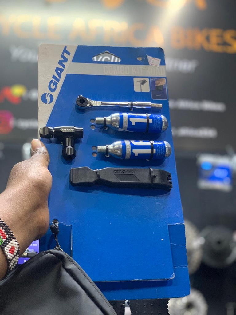 GIANT COMBO KIT ROAD